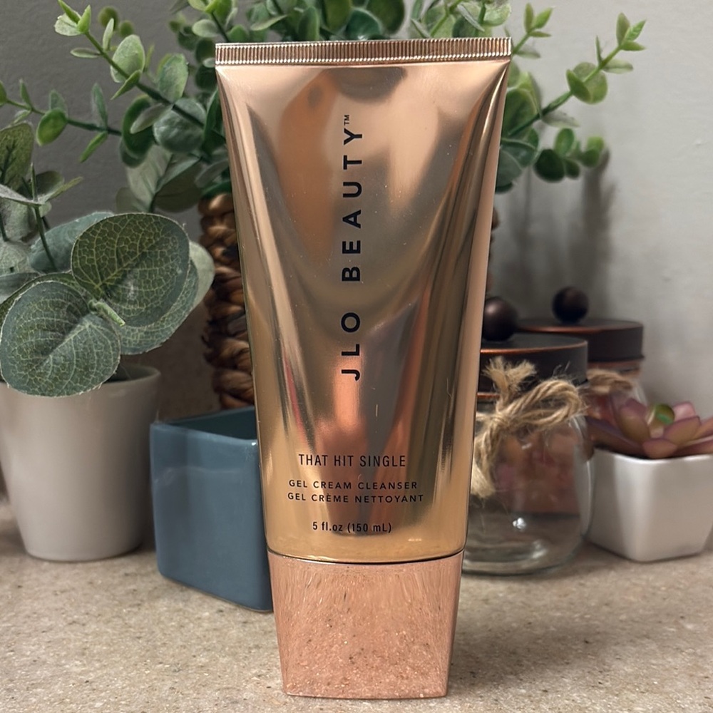 JLo Beauty “That Hit Single” Gel Cream Cleanser